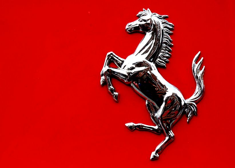 Cavallo Ferrari Disegno : Ferrari Illustrazioni Vettoriali E Clipart ...