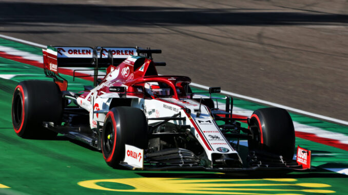 Motor Racing - Formula One World Championship - Emilia Romagna Grand Prix - Qualifying Day - Imola, Italy