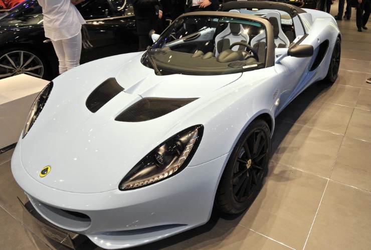 Lotus nuovo modello elettrico prezzo caratteristiche