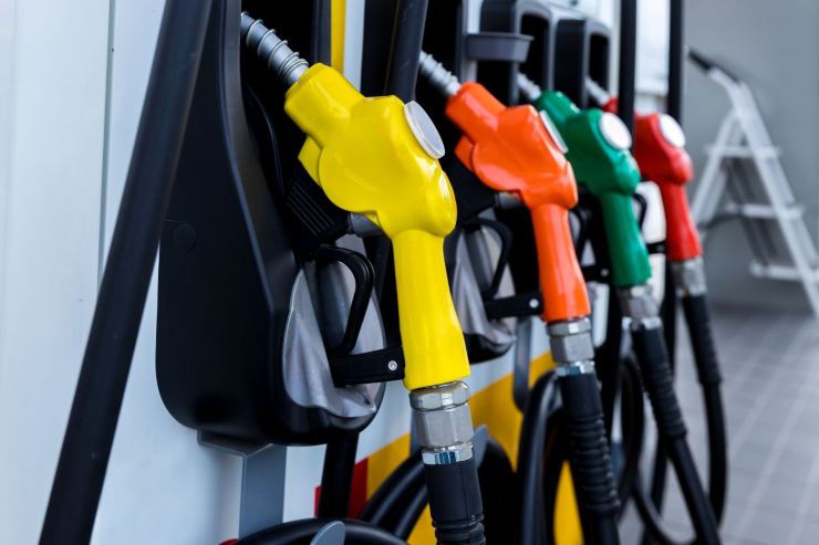 Benzina motivi aumento dei prezzi
