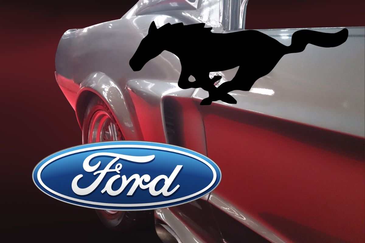 Ford Mustang novità auto Dark Horse 2024 prezzo