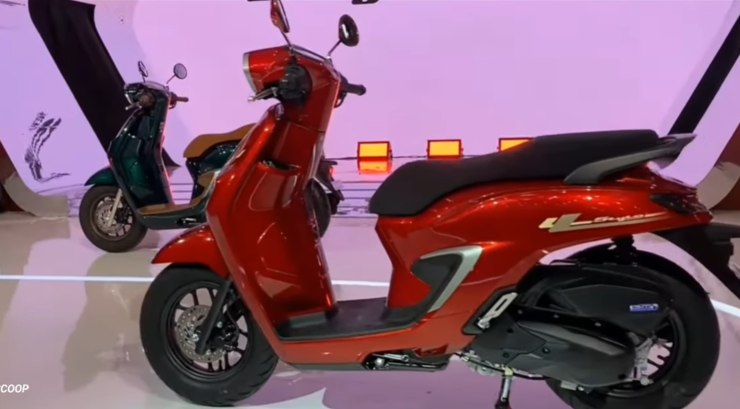 Honda SH Stylo 160 novità scooter moto 2024 occasione