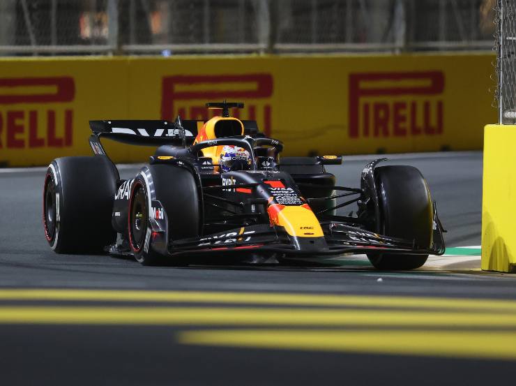 Max Verstappen verso la Mercedes