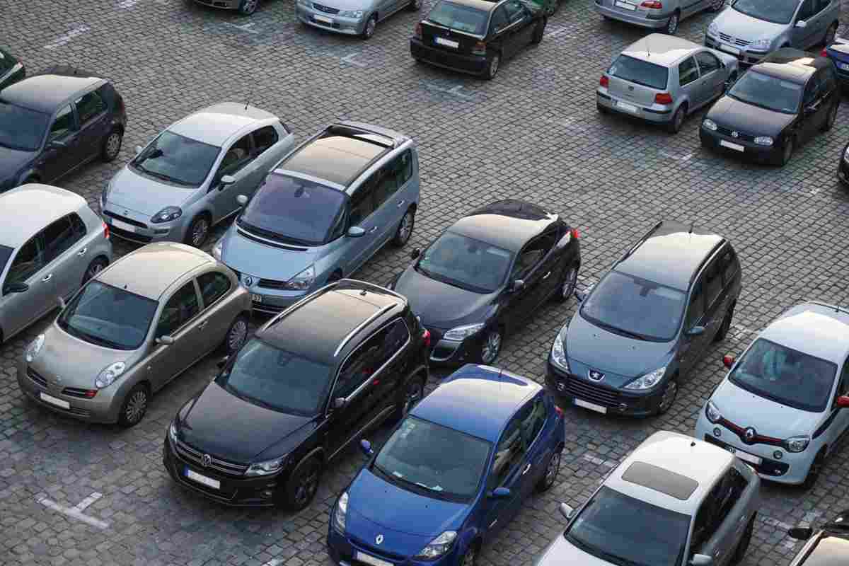 Danni Auto parcheggio dati allarmanti Italia