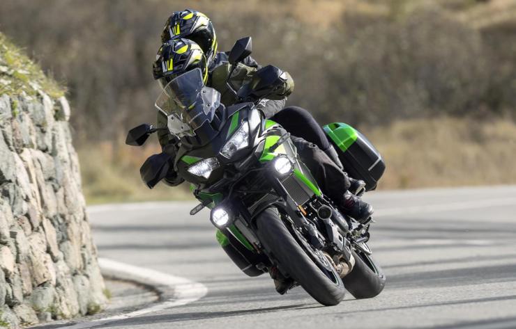 Kawasaki Versys 650 novità sfida moto Giappone Honda Yamaha