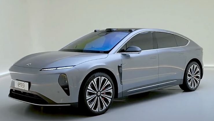 NIO ET9 nuova berlina velocità record ricarica batteria