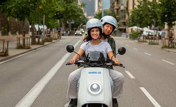 cooltra cityscoot moto sharing rilevare parigi
