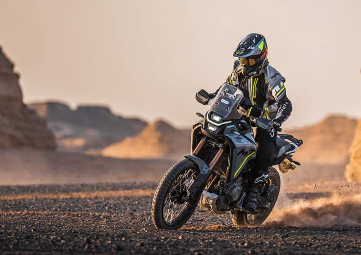 nuova mini teneré yamaha cina 450mt CFMoto