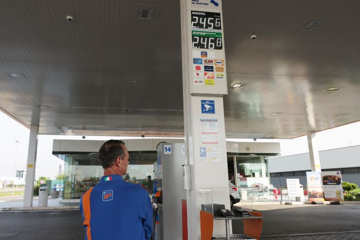 Benzina alle stelle