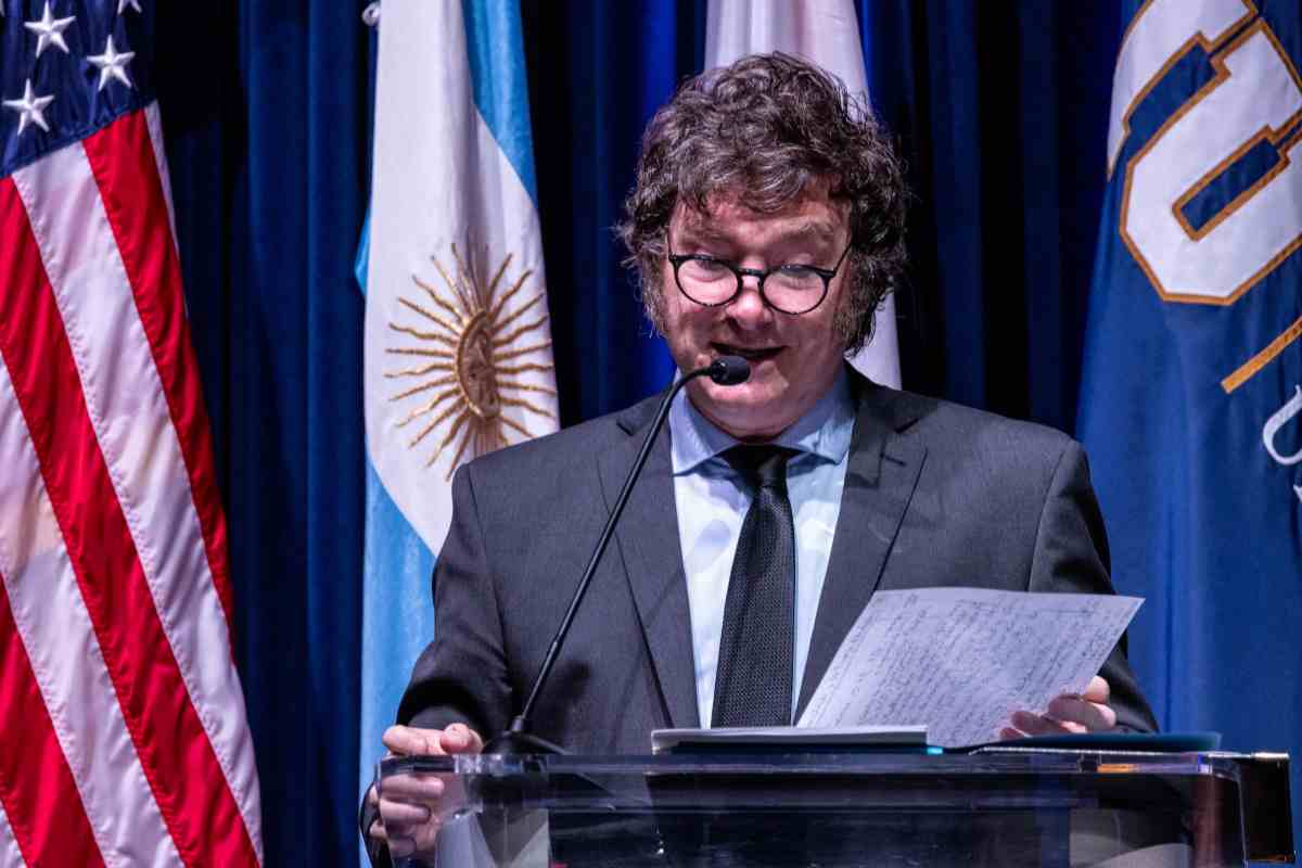 elon musk tesla maxi investimento accordo argentina