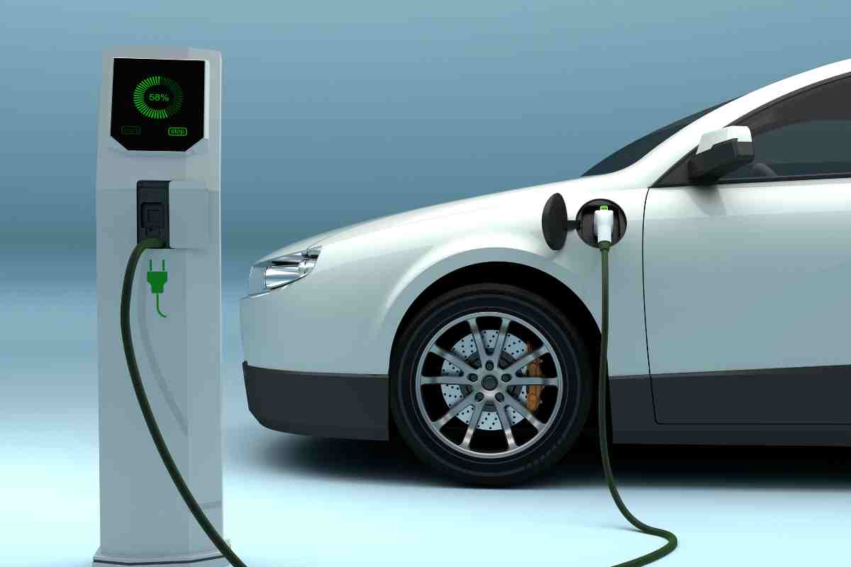 complicazioni auto elettriche unione europea decisione commissione europea stop combustione
