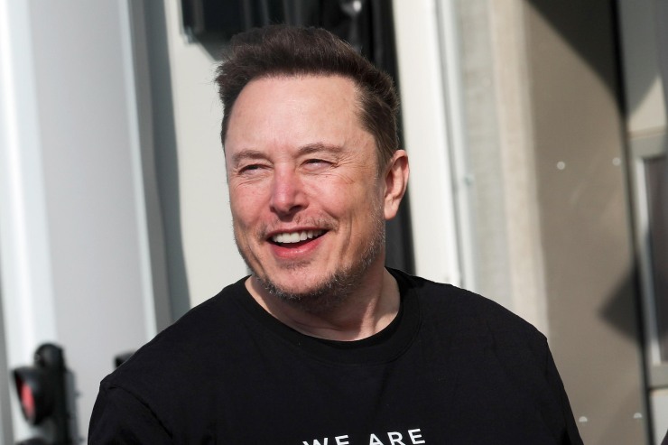 Elon Musk annuncio Tesla Robotaxi 
