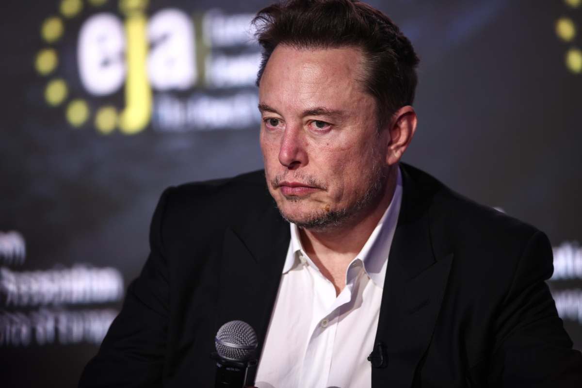 Elon Musk Tesla novità licenziamenti azionisti bonus