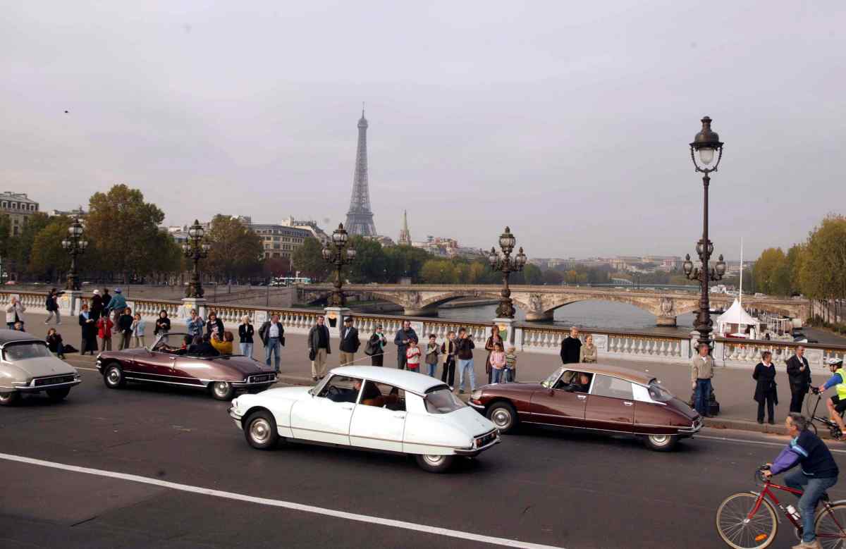 elettrico pugno duro francia multa auto elettrica