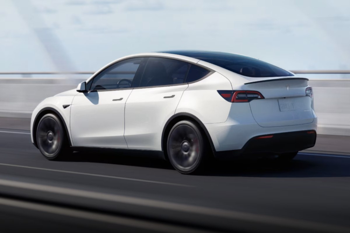 Tesla Model Y, o preço do modelo carro-chefe cai: agora é muito atraente