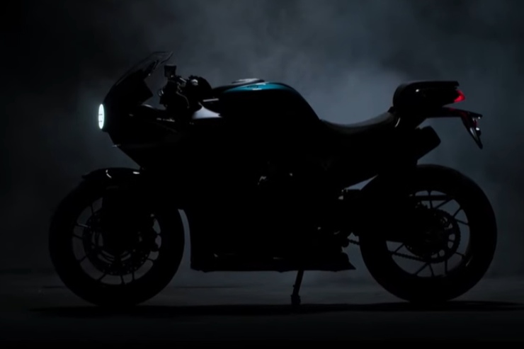 CFMoto VOOM 500 novitĂ moto sportiva