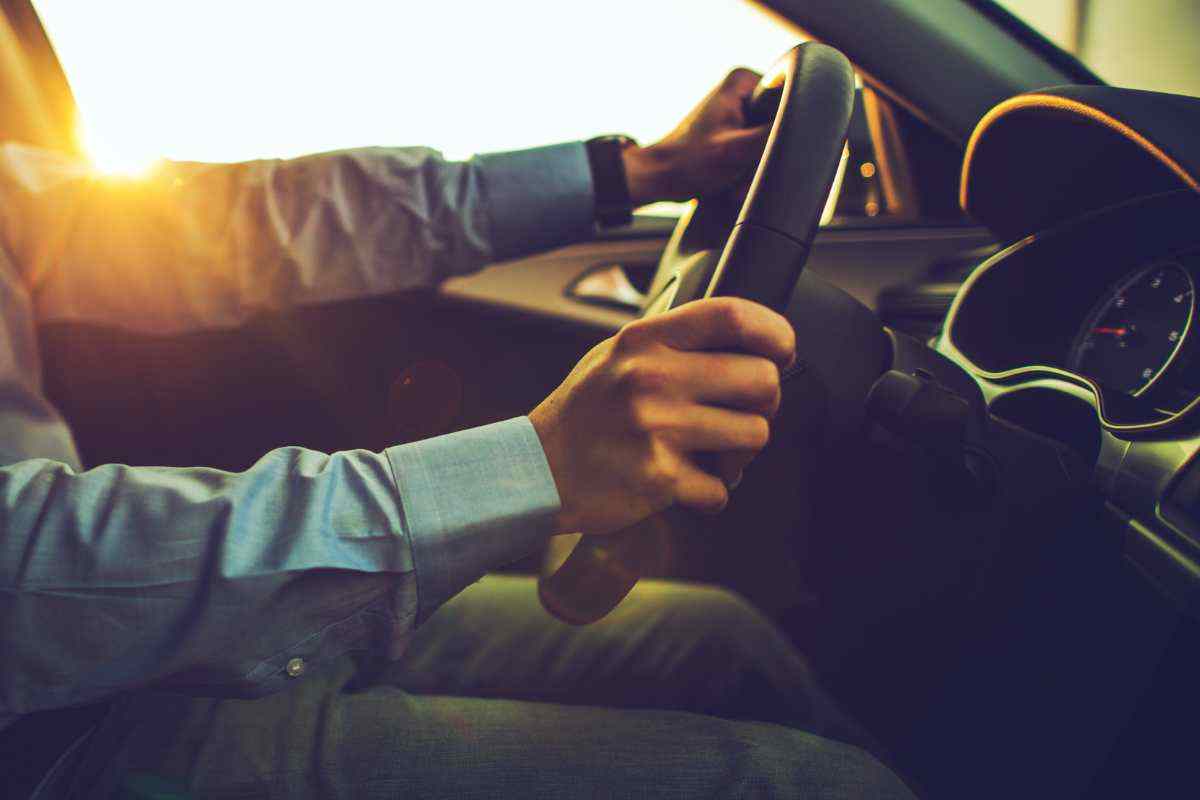 Quattro frecce auto come evitare multa pesante