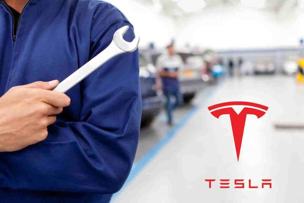 Auto Tesla smontata