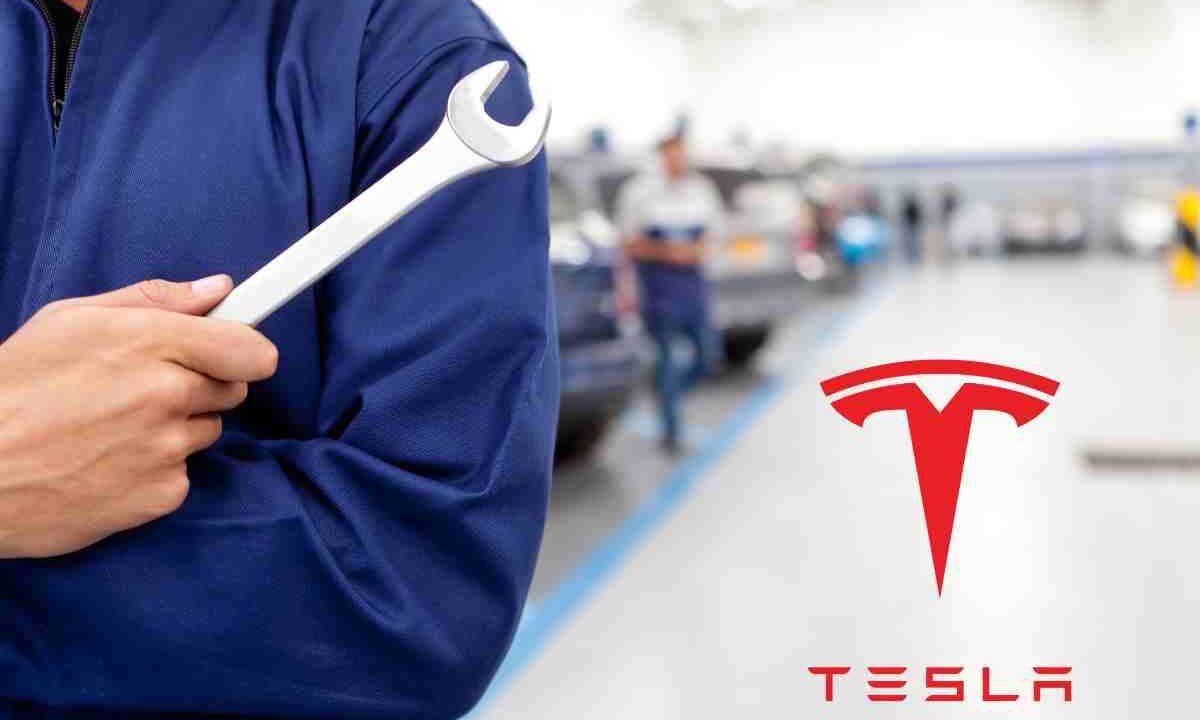 Auto Tesla smontata