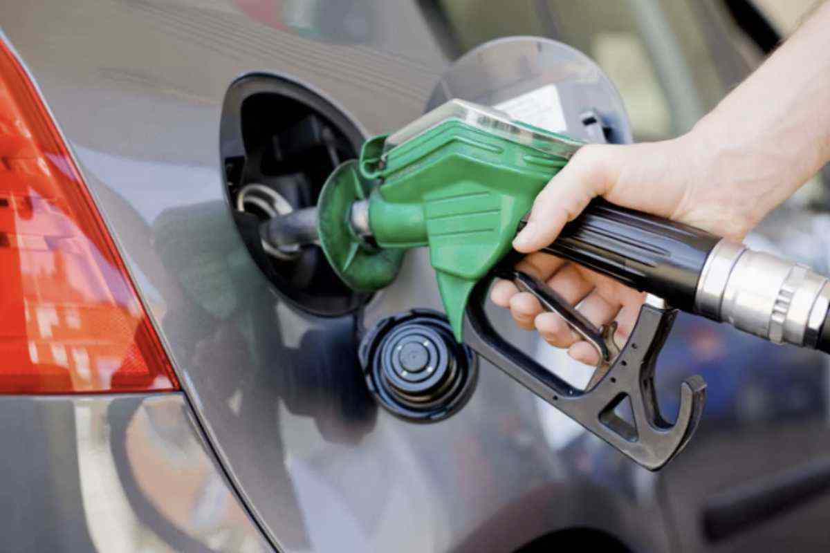 Fortunatamente, oggi è possibile scoprire la posizione di questo componente essenziale senza nemmeno scendere dall’abitacolo